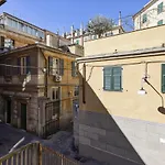 Central & Cozy Apartment By Wonderful Italy